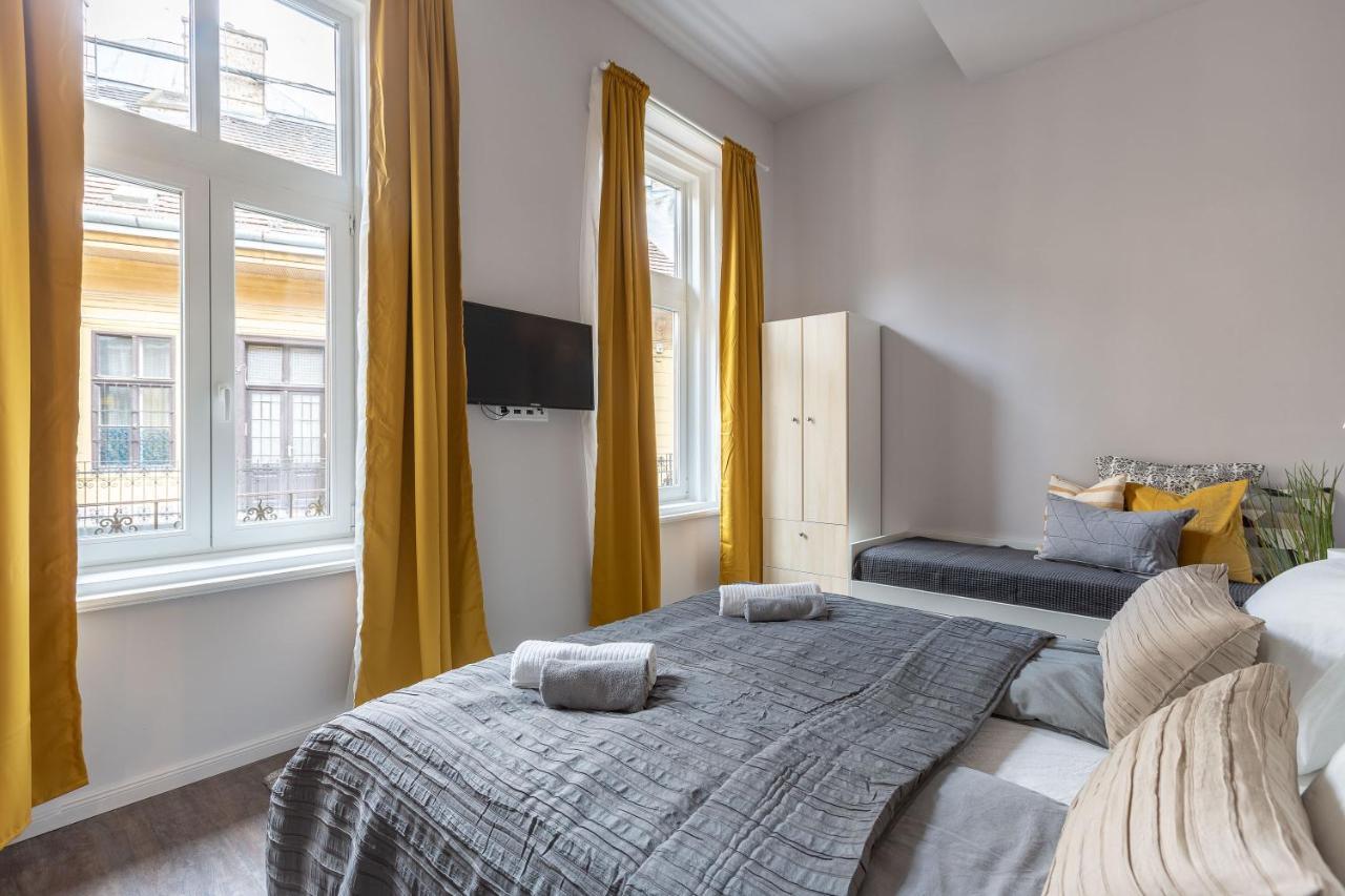 Luxury Central Home Next To The Fashion Str. Budapest Exterior photo